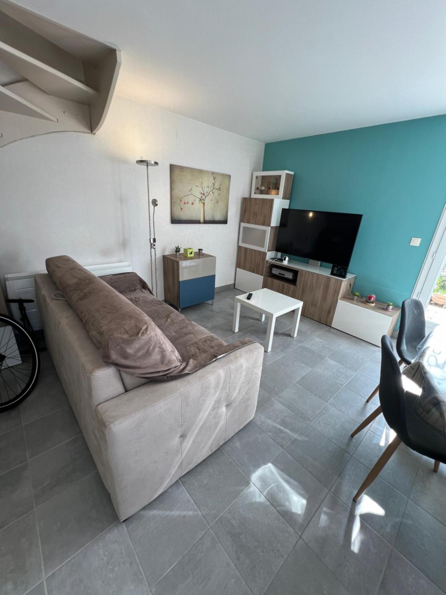 Holiday home Maison Ariana 6 Personnes A 5 Min De La